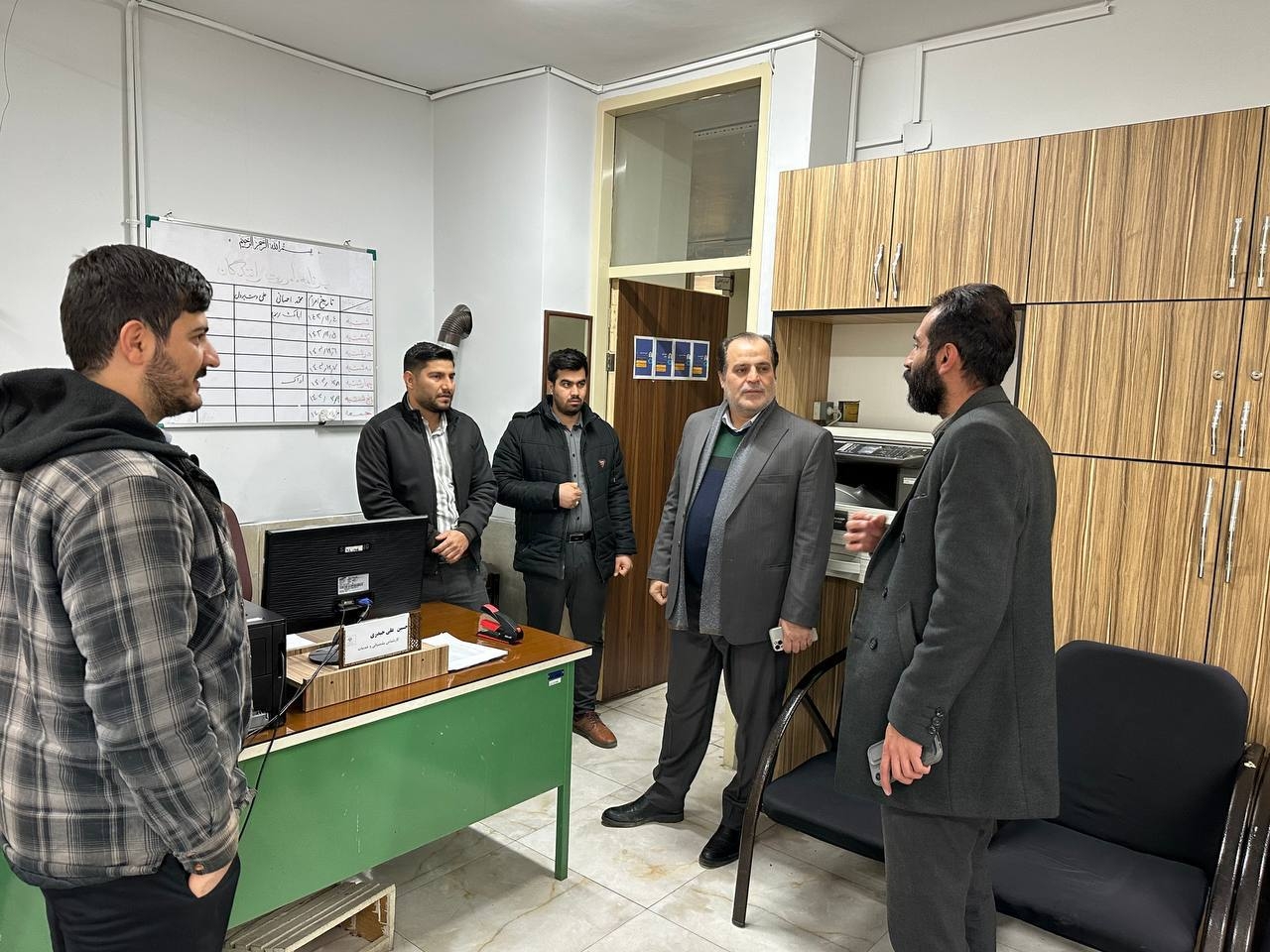 بازدید سرزده فرماندار از اداره آموزش و پرورش ساوه