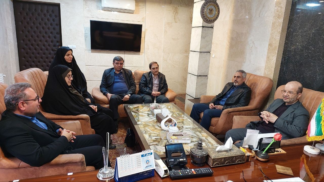 فرمانداری شهرستان محلات در ارزیابی عملکرد سال ۱۴۰۲ فرمانداری‌های استان مرکزی، مقام دوم و رتبه عالی را کسب کرد.