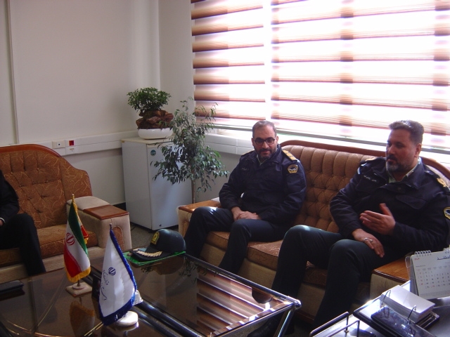 دیدار و ملاقات سردار سرتیپ دوم دکتر رفیعی کیا فرمانده محترم انتظامی استانبه همراه تعدادی از معاونین آن فرماندهی با جناب آقای برنج زاده سرپرست اداره کل امنیتی و انتظامی ساعت 9 صبحروز سه شنبه مورخ 14/  12/ 1403 برگزار گردید.