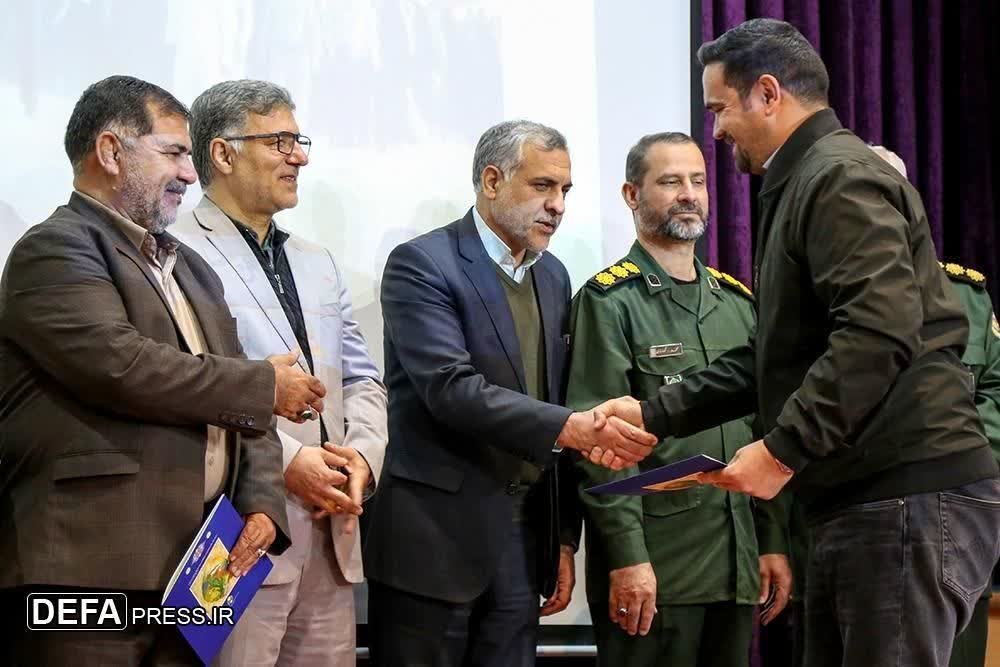 یرگزاری آیین تجلیل از خادمین شهدای گمنام و برگزیدگان مسابقه عکاسی شهید گمنام استان