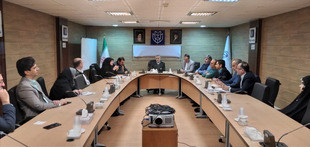 برگزاری جلسه بررسی و هماهنگی راه اندازی مدرسه آزاد کاری ( فریلنسری ) در استان