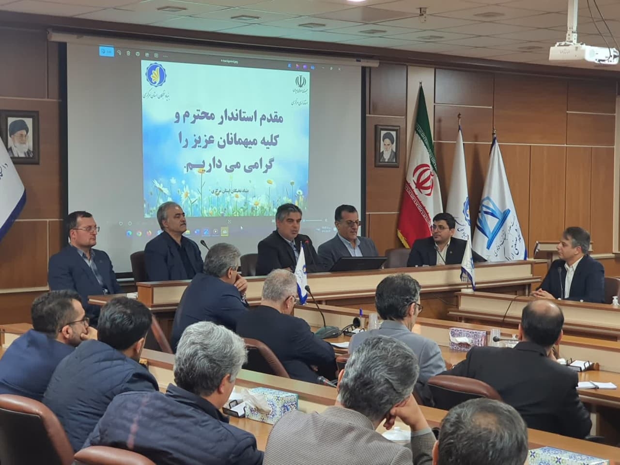 تأکید استاندار مرکزی بر نقش کلیدی هیئت‌های اندیشه‌ورز در توسعه پایدار/ نخبگان به شناسایی مسائل و ارائه راهکار کمک کنند