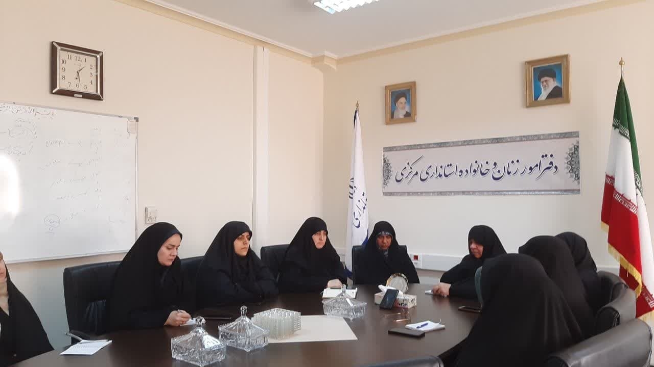 جلسه کمیته بانوان حمایت از جبهه مقاومت به ریاست مفتح زاده مدیر کل امور زنان وخانواده استانداری با حضور اعضای جلسه تشکیل شد .
چهارشنبه ۲۲ اسفند ۱۴۰۳