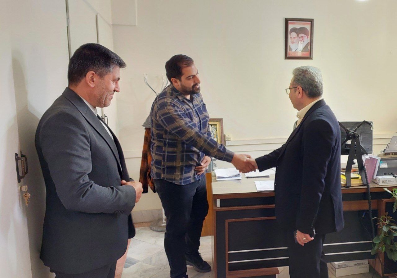 حضور سرپرست فرمانداری شهرستان محلات در اداره کمیته امداد امام خمینی(ره)