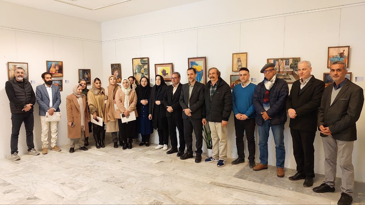 افتتاح نمایشگاه "خاطرات رنگ‌"با حضور سرپرست فرمانداری شهرستان محلات