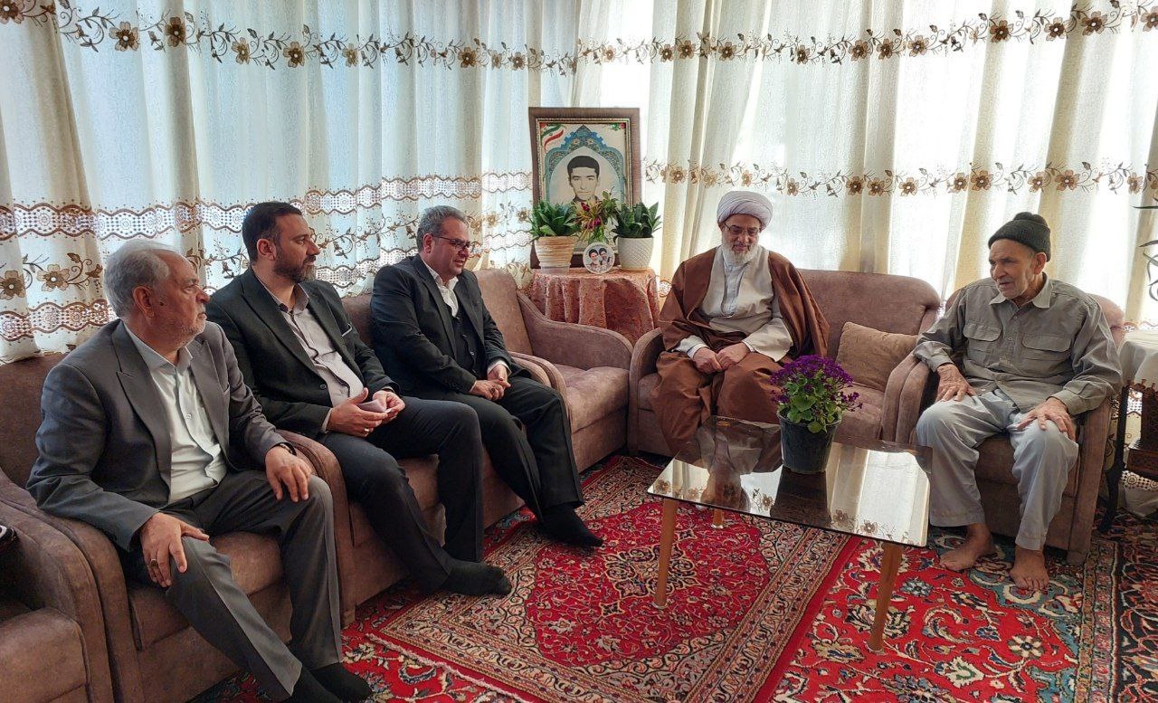 دیدار با خانواده‌ی معظم شهدای والامقام "حسین حبیبی"، "احمد میرزابیگی" و اکبر یوسفی"