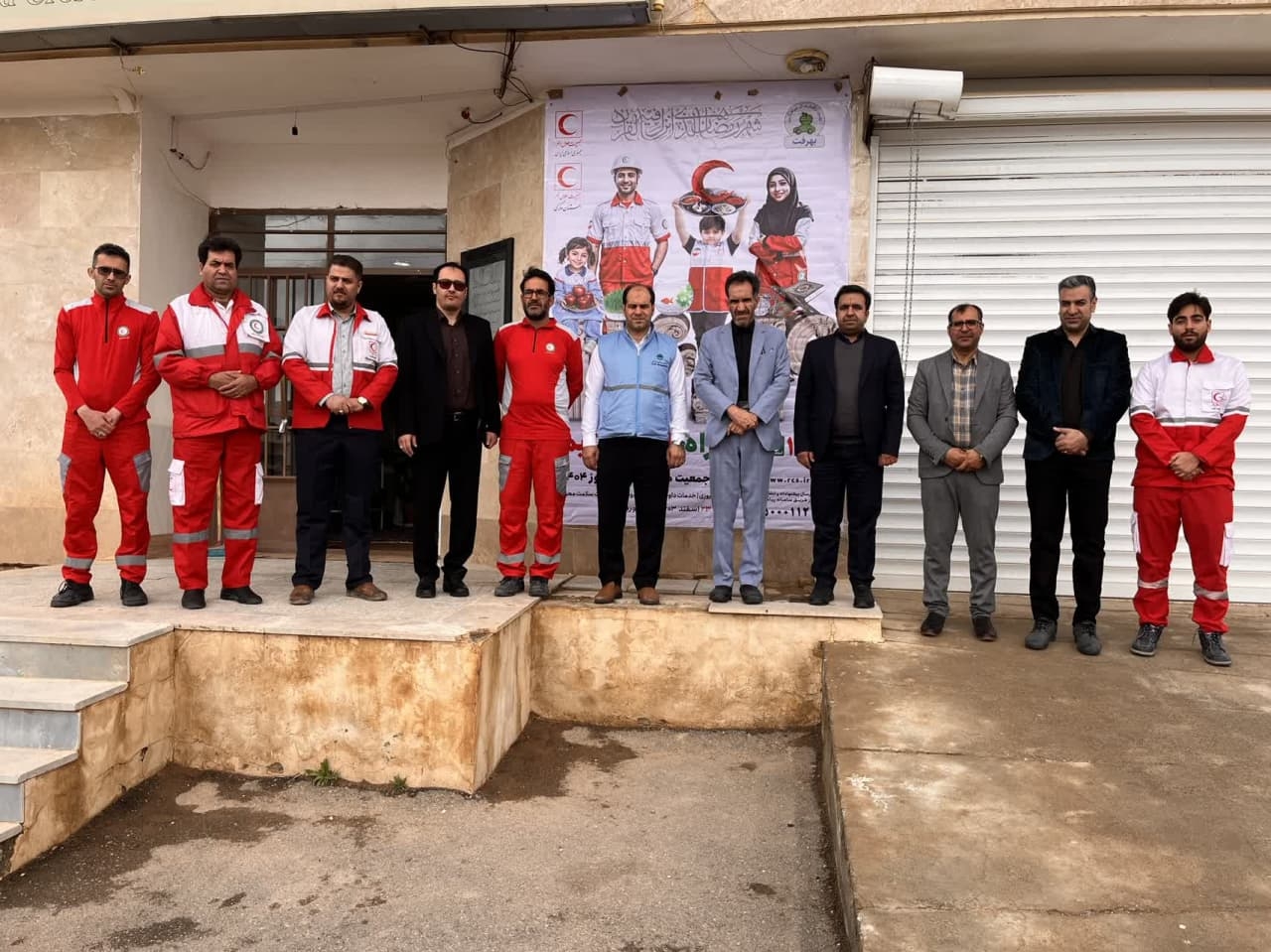 فرماندار و نماینده مردم خمین در مجلس از پایگاه شهید سرمدی جمعیت هلال احمر خمین بازدید کردند