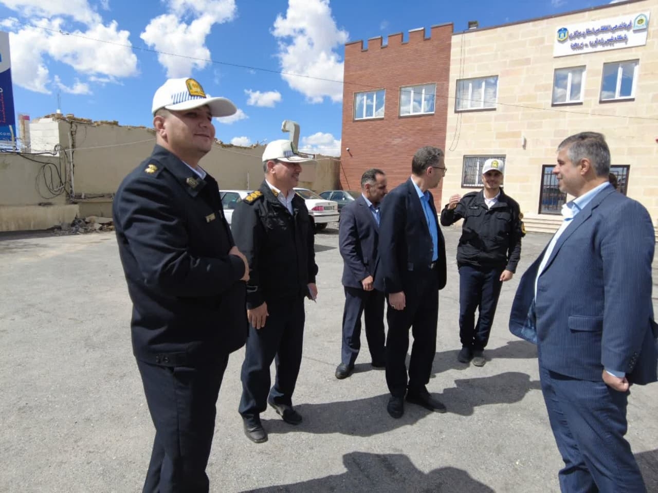 بازدید میدانی استاندار مرکزی از فعالیت دستگاه‌های خدمات‌رسان