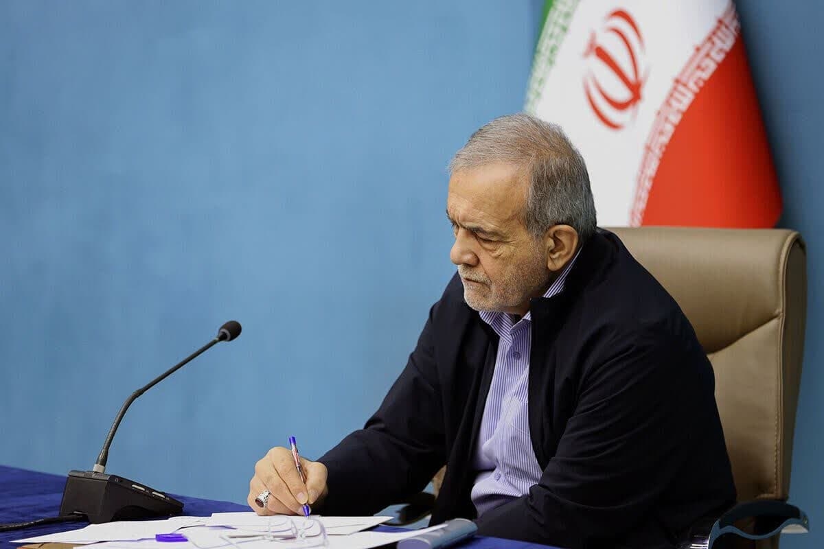 رئیس جمهور درگذشت مادر شهیدان رسولی کرهرودی را تسلیت گفت