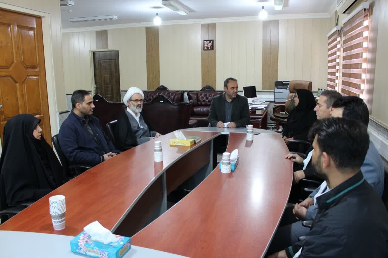 دیدار امام جمعه و شهردار و اعضای شورای اسلامی شهر پرندک با فرماندار