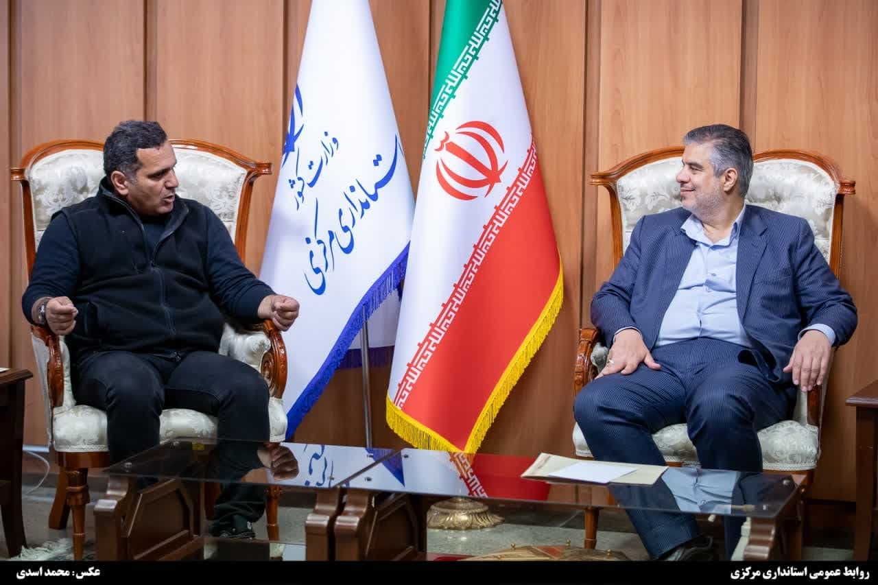 دیدار نوروزی هنرمند شاخص استان با استاندار مرکزی/ تأکید استاندار بر استفاده از ظرفیت هنرمندان برای توسعه