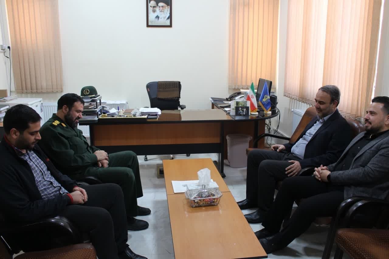 دیدار نوروزی فرماندار با فرمانده ناحیه مقاومت بسیج شهرستان