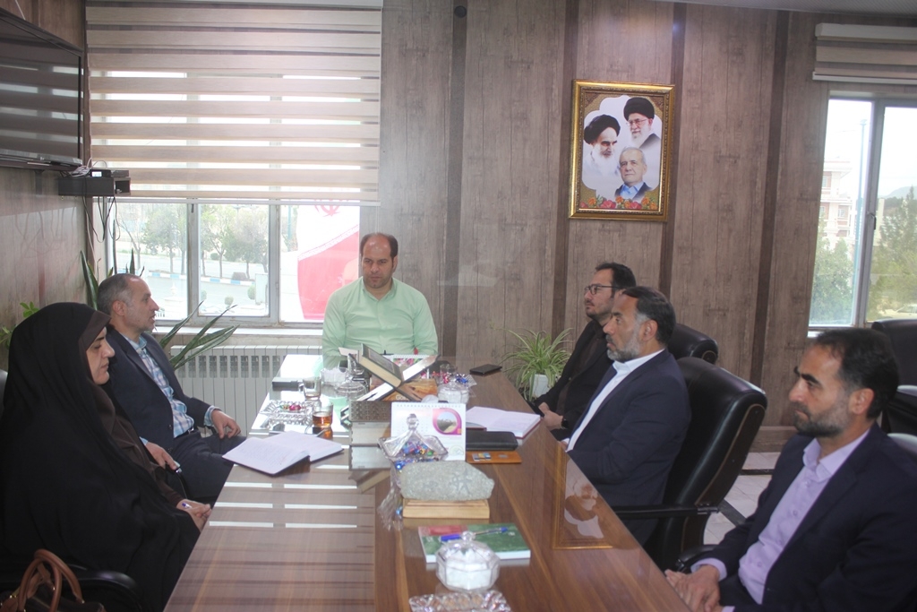 اولین جلسه شورای معاونین فرمانداری شهرستان خمین در سال 1404 برگزار شد