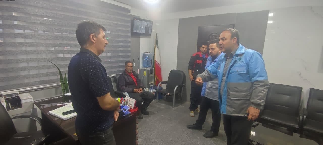 بازدید فرماندار و معاون عمرانی از نحوه خدمات دهی مجتمع های خدماتی ، رفاهی مهتاب و باران