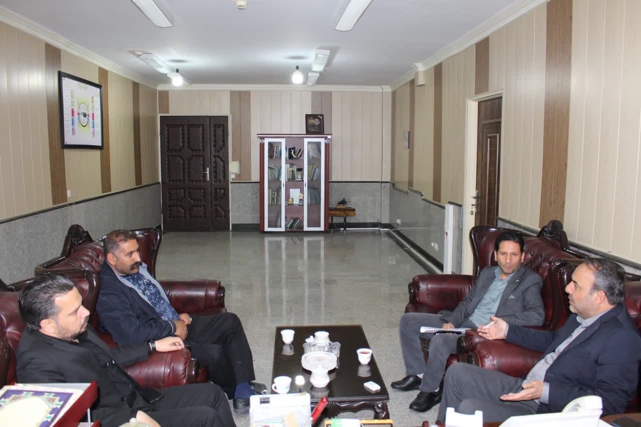 دیدار دهیار و رییس شورای روستای خانکهریز با فرماندار