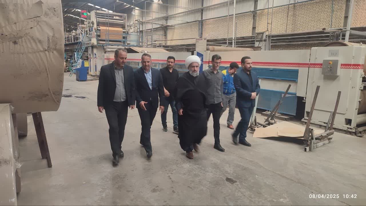 بازدید سرپرست فرمانداری شهرستان زرندیه از شرکت پارس لوتوس