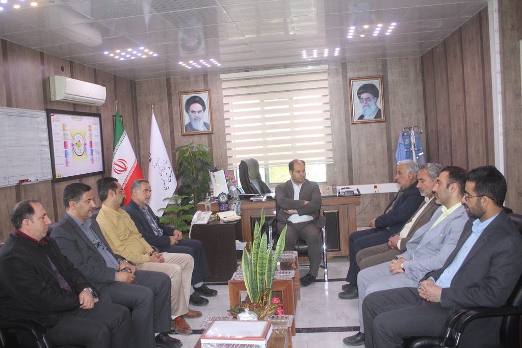 دیدار نوروزی رئیس و اعضای شورای شهر و شهردار خمین با فرماندار شهرستان برگزار شد