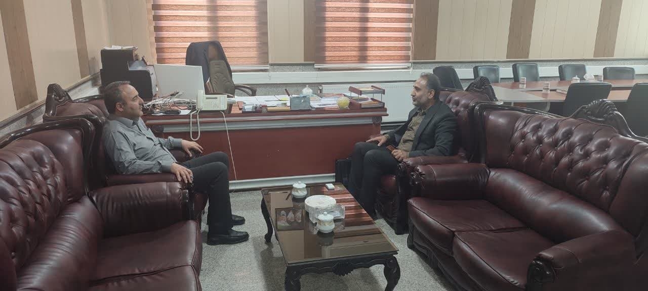 دیدار رییس اداره راه و شهرسازی زرندیه و ساوه با فرماندار