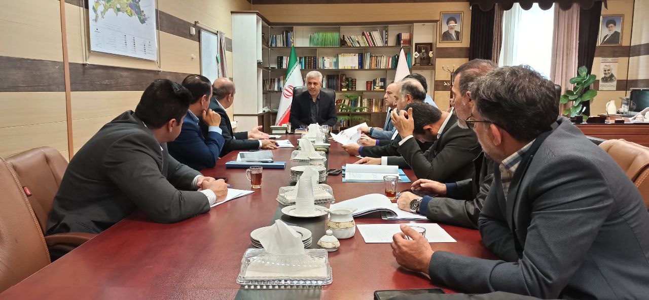 جلسه بررسی مشکلات واگذاری زمین  به دانشگاه آزاد آستانه برگزار شد.