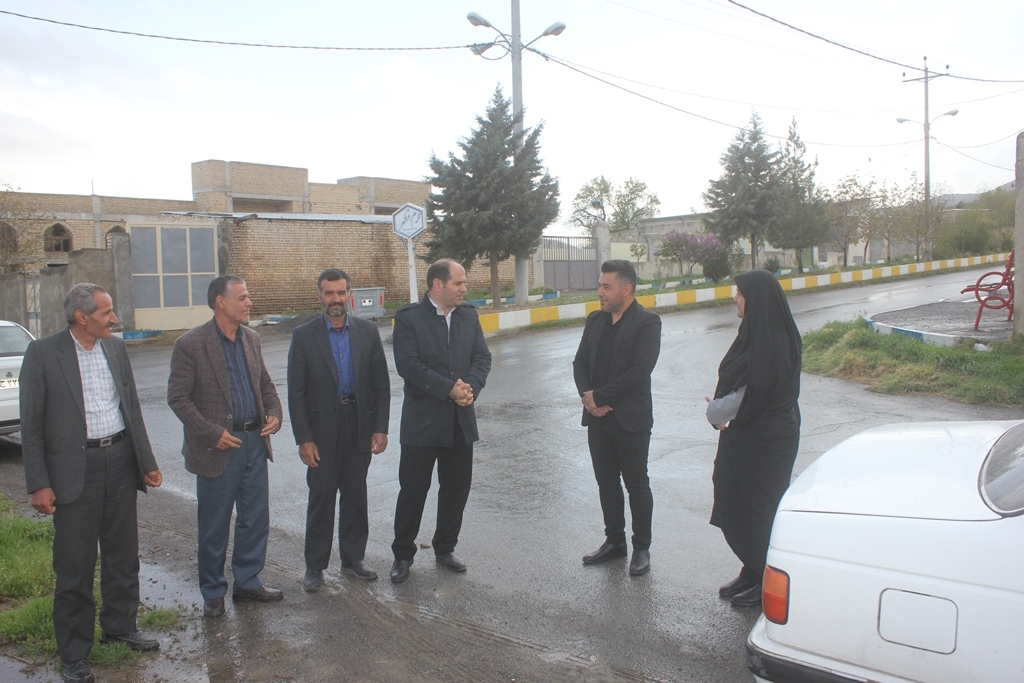 فرماندار از روستاهای حشمتیه و نیشهر شهرستان خمین بازدید کرد