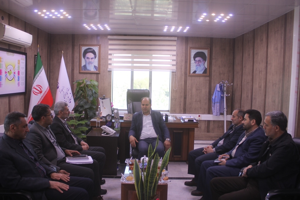 نشست مدیر کل کمیته امداد حضرت امام (ره) استان با فرماندار شهرستان خمین برگزار شد