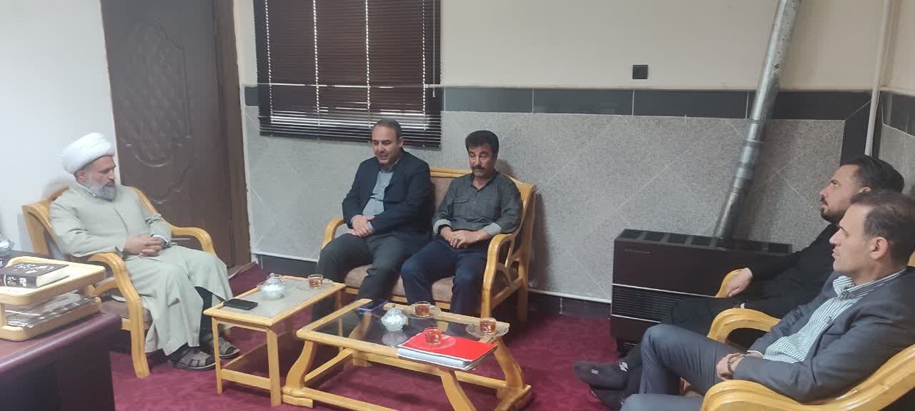 جلسه هم اندیشی در مورد سهمیه قیر بابت انجام پروژه های عمرانی  و مشکلات شهری