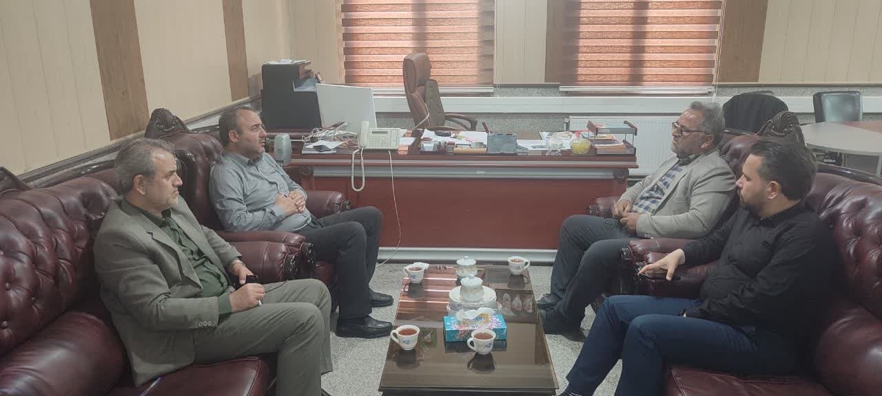 دیدار دبیر انجمن صنفی رانندگان شهرستان با فرماندار