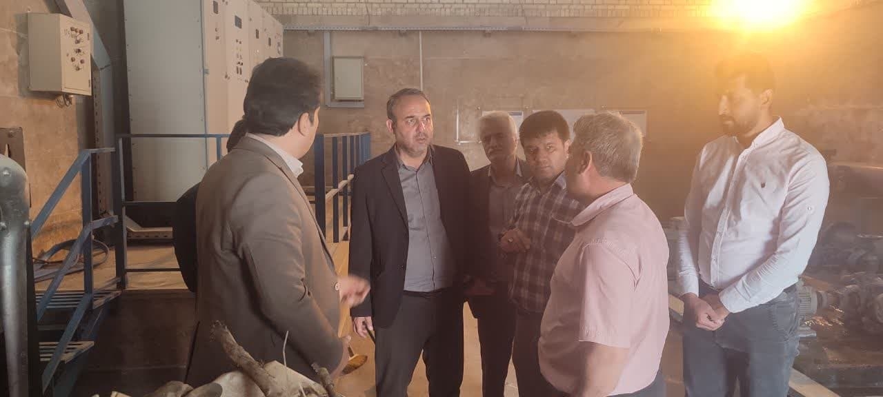 بازدید فرماندار از ایستگاه پمپاژ آب شرب شهدای  شهر خشکرود