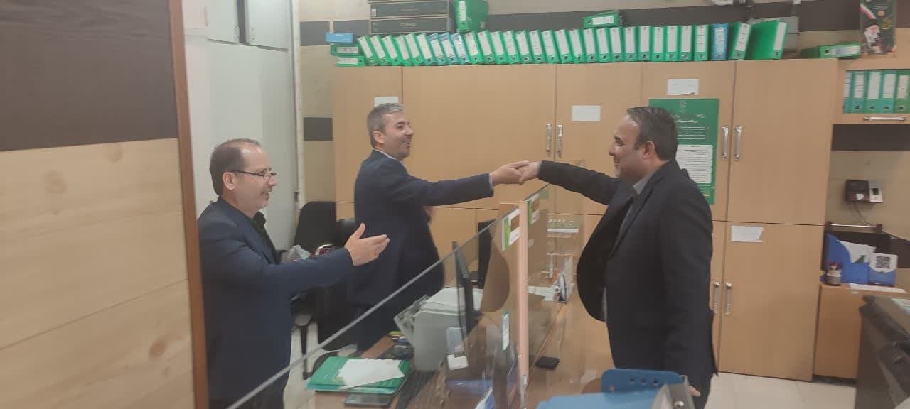 بازدید فرماندار از شعبه بانک کشاورزی  شهر خشکرود