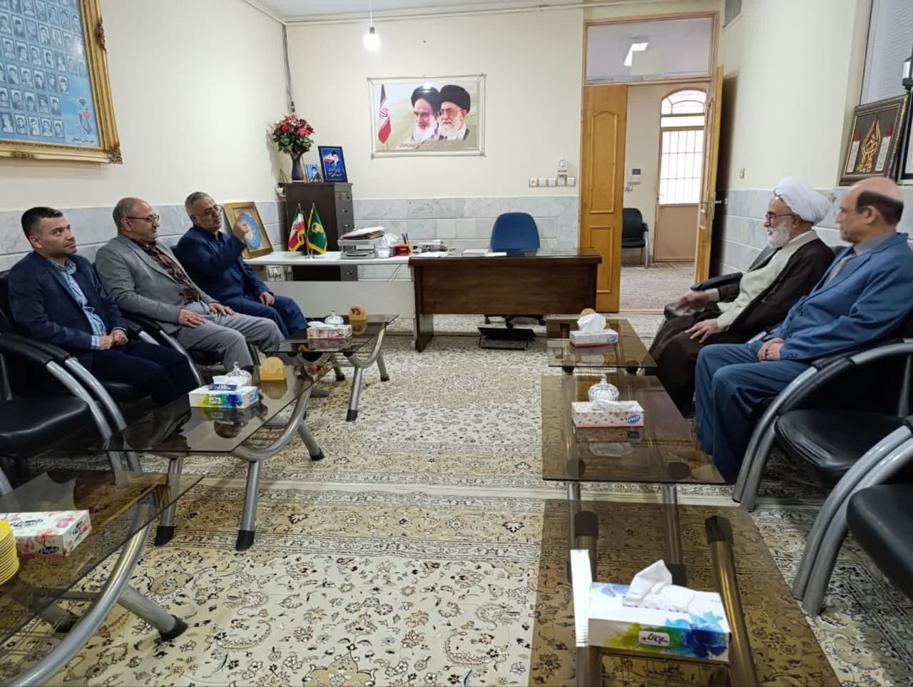 دیدار فرماندار،معاون سیاسی فرماندار،رئیس شورای شهر،با امام جمعه شهرستان دلیجان و تقدیم لوح 

‌پیام تبریک استاندار مرکزی به امام جمعه شهرستان دلیجان