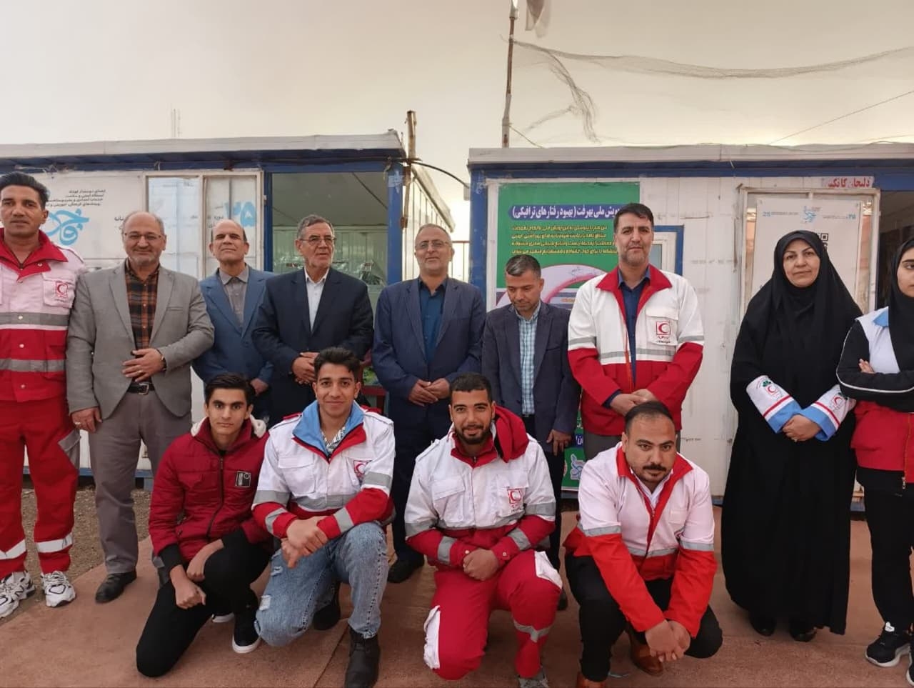 بازدید نوروزی فرماندار
روزپنج شنبه اولین روز نوروز
ابوالفضل قاسمی فرماندار ،مهندس جلالی نماینده مردم شریف شهرستان دلیجان و محلات ،حمید رضا یوسفی رئیس شورای اسلامی شهر دلیجان ،حسین منصوری معاون سیاسی فرماندار
ازاکیپ جمعییت هلال‌احمر شهرستان دلیجان بازدید وضمن پیوستن به پویش بهرفت وعرض خسته نباشید سال جدیدرابه پرسنل وامدادگران جمعییت هلال‌احمر تبریک و تهنیت عرض نمودند