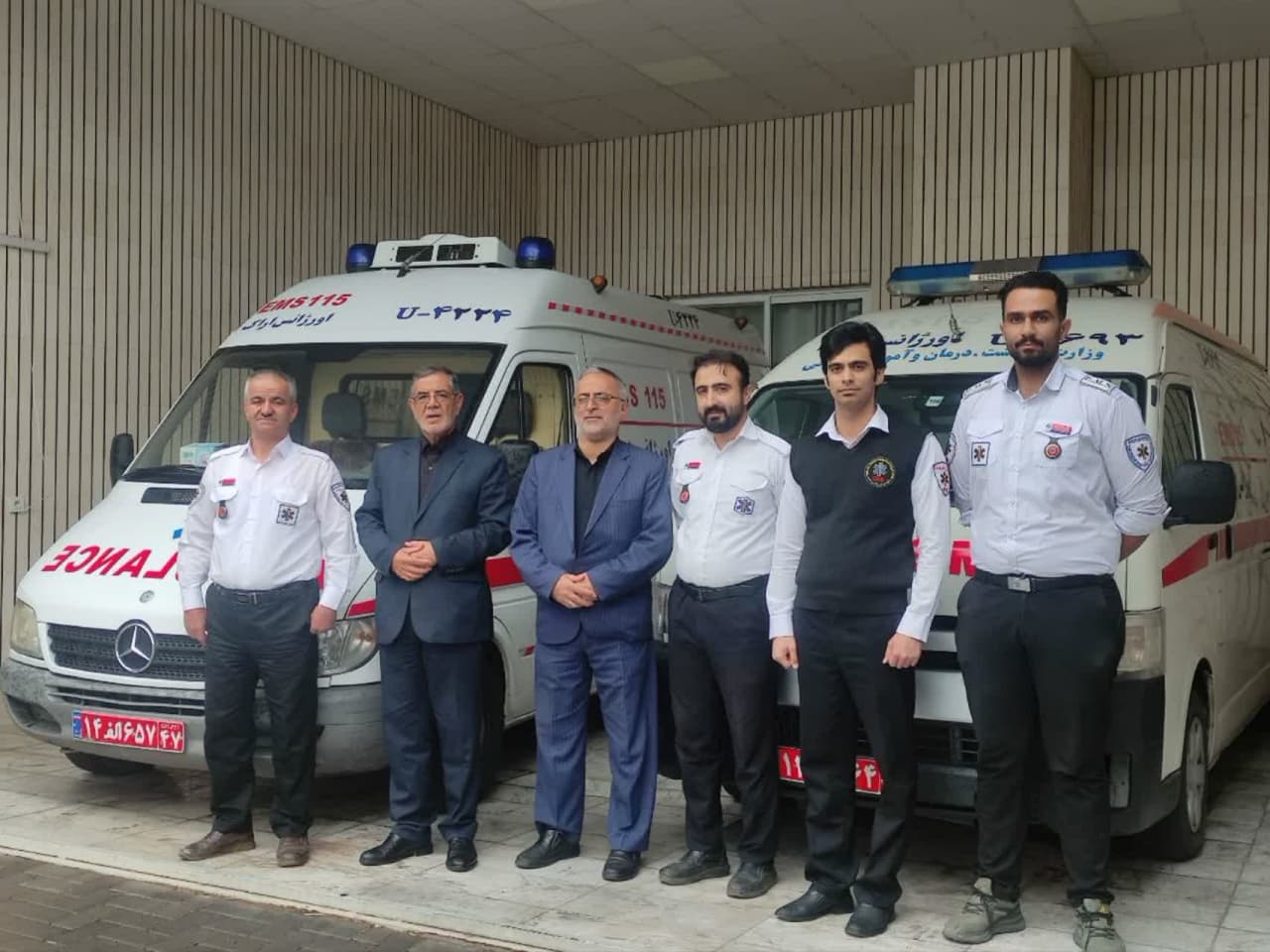 بازدید نوروزی ابوالفضل قاسمی فرماندار 
از مرکز فوریت های
 پزشکی واورژانس بیمارستان امام صادق(ع) دلیجان ،مرکزراهداری وحمل ونقل جاده ای شهرستان دلیجان