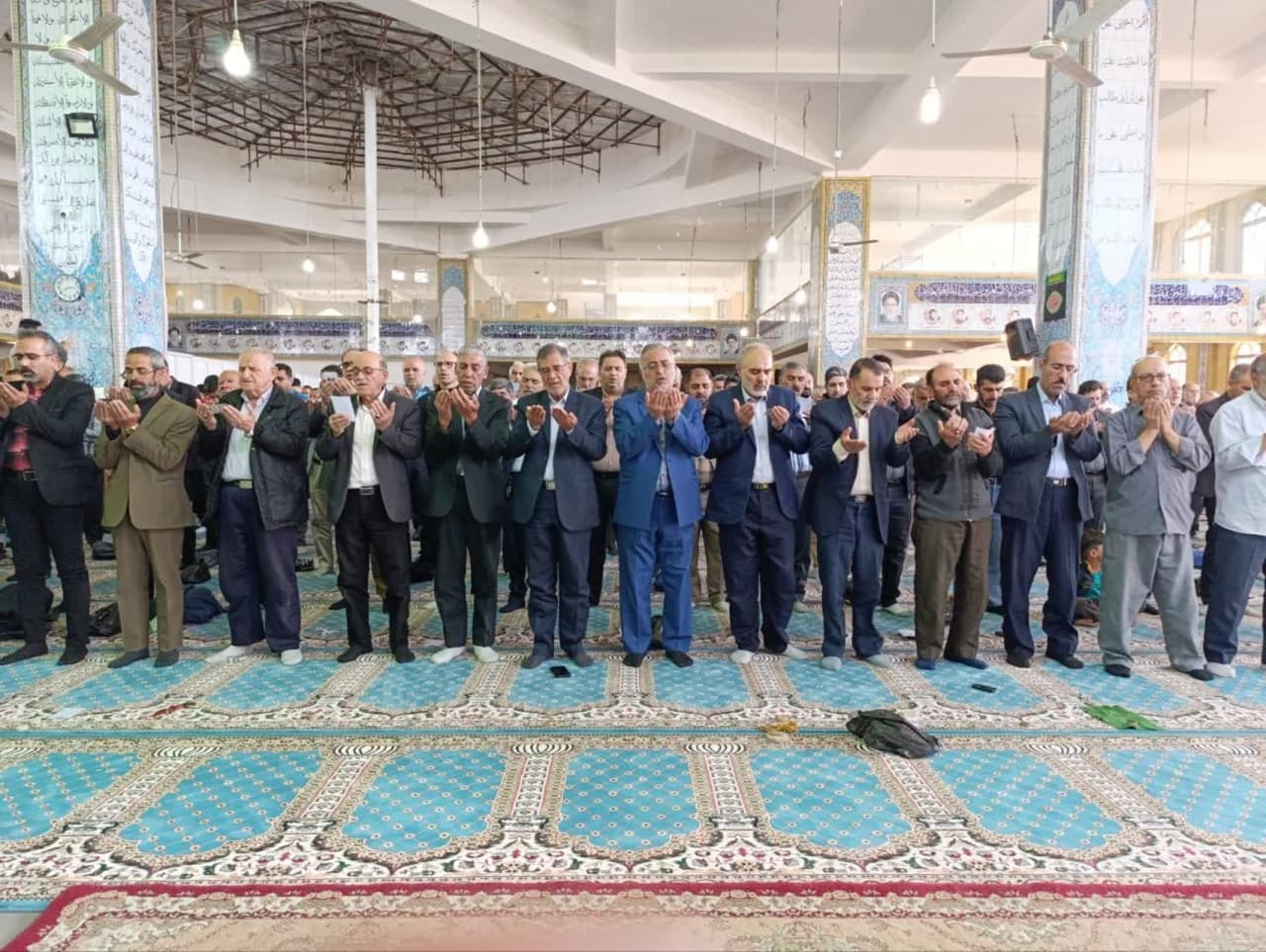 برگزاری نماز عید سعید فطر درمصلی شهر دلیجان
روز دوشنبه مورخ1403/01/11
باحضور ابوالفضل قاسمی فرماندار ،وسایر اقشار مختلف مردم.ومسئولان به امامت حجت الاسلام المسلمین حاج آقا غفوری برگزارشد