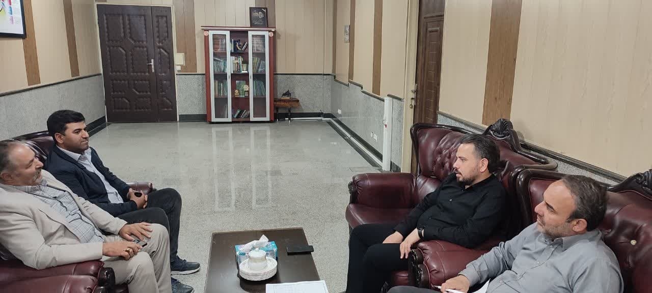 دیدار رییس شورای اسلامی و دهیار روستای چهارحد با فرماندار