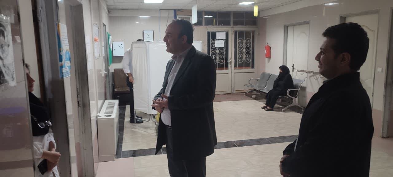 بازدید فرماندار از درمانگاه شبانه روزی شهدای آسیابک