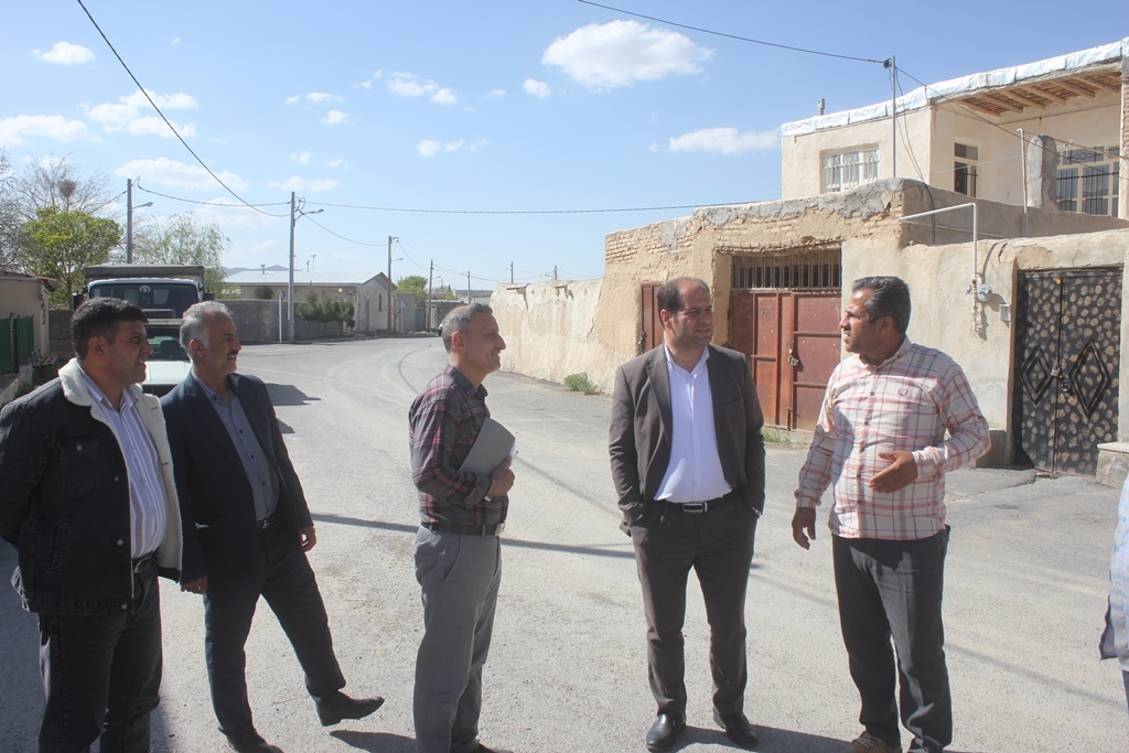 نشست بررسی مسائل و مشکلات روستای نازی شهرستان خمین برگزار شد