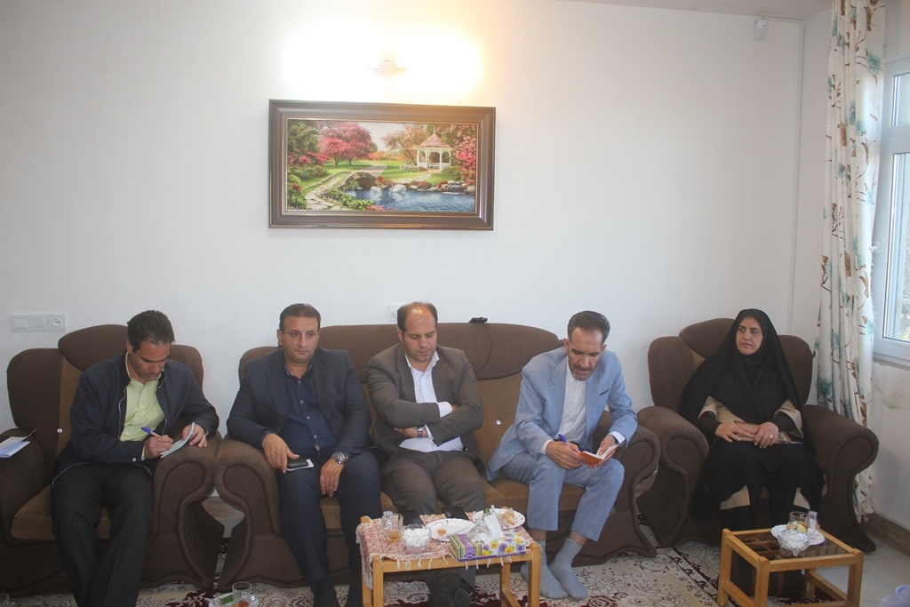 نشست بررسی مسائل و مشکلات روستای نصرآباد شهرستان خمین برگزار شد
