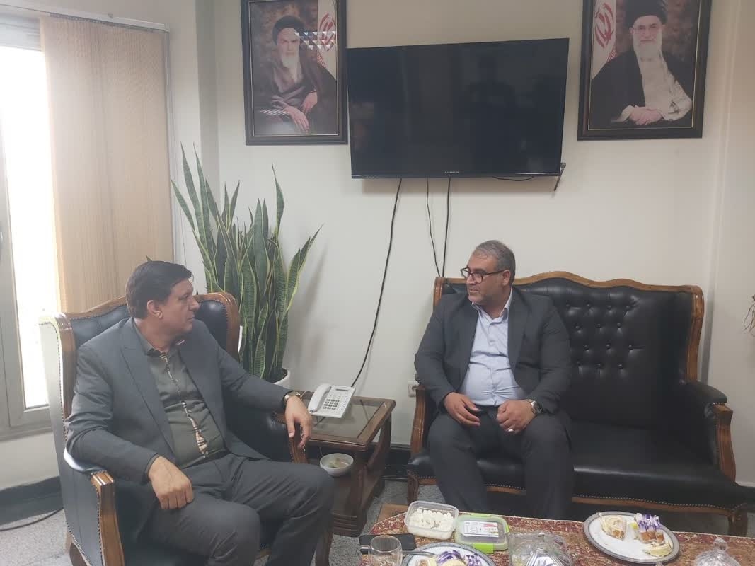 پیگیری مسائل،مشکلات و اولویت های دهیاری های بخش مرکزی آشتیان در دیدار با معاون امور دهیاری های سازمان شهرداریها و دهیاری های کشور