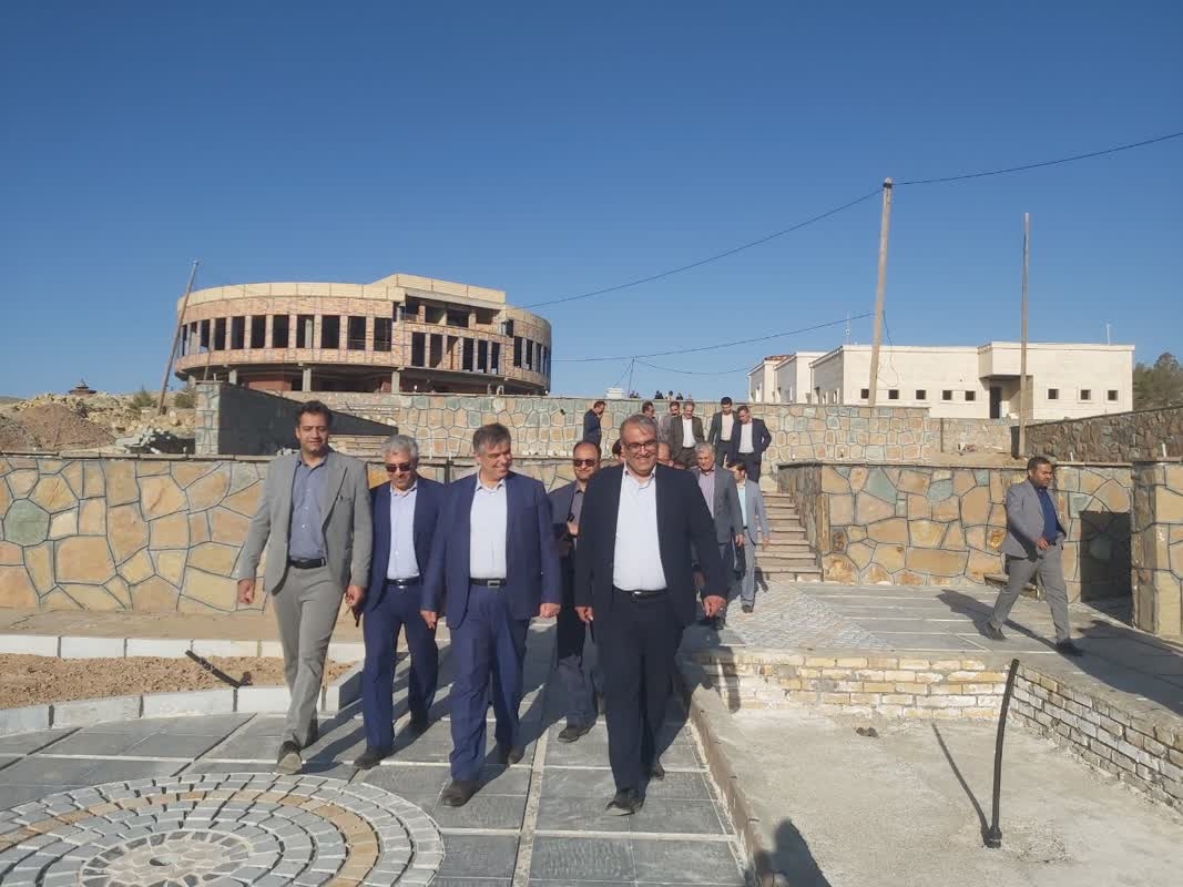 بازدید از پروژه های اولویت دار عمرانی شهرستان آشتیان