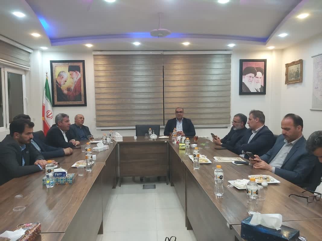 برگزاری جلسه توسعه و ترویج تولید آرد کامل و نان سالم و بررسی مسائل و مشکلات  و موانع پیش روی شرکت گل آذین