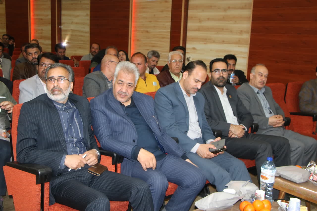 تجلیل از زحمت‌کشان زنجیره گندم، آرد و نان با حضور مدیرکل پدافند غیرعامل استان