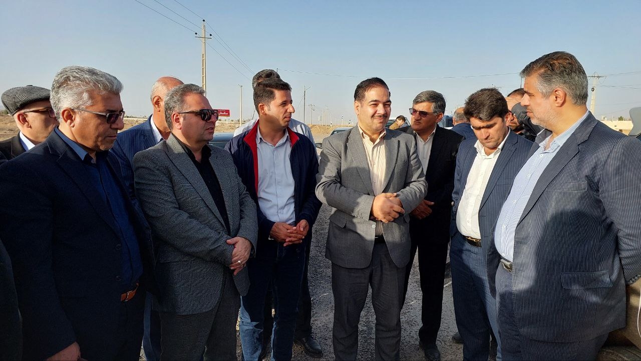 بازدید میدانی استاندار مرکزی از محور باقرآباد-آبگرم محلات