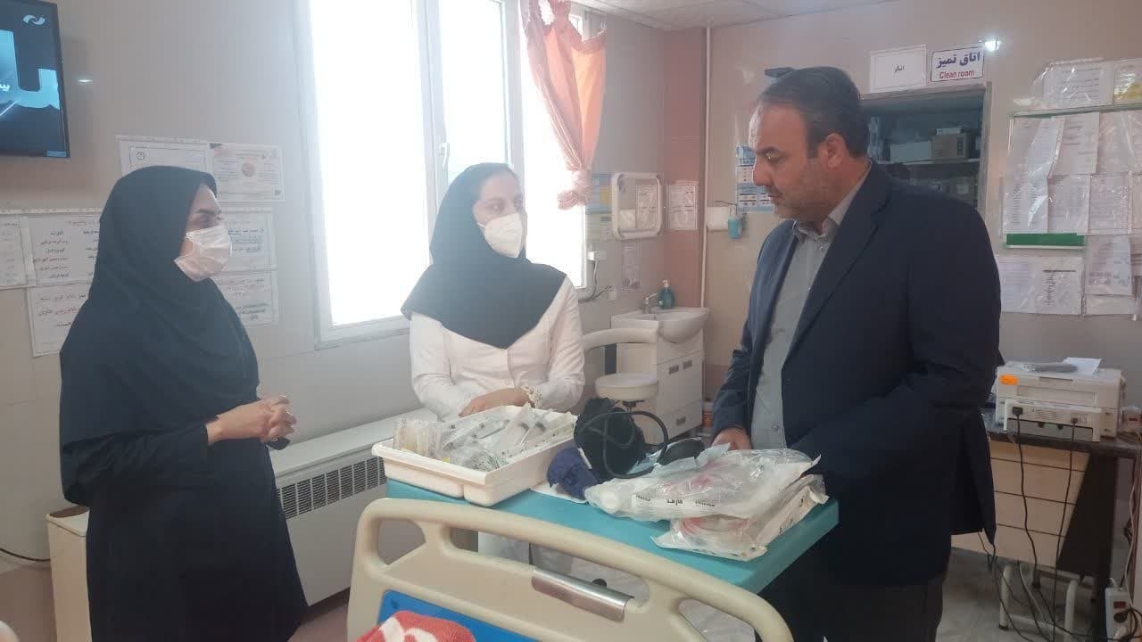 بازدید فرماندار از واحد دیالیز شهرستان