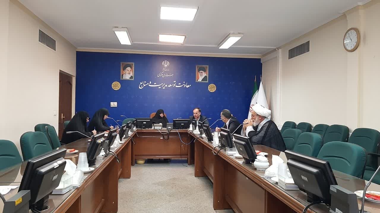 جلسه هماهنگی اجرای طرح مدرسه مجازی سبک زندگی به ریاست مفتح زاده مدیر کل امور زنان وخانواده استانداری و با حضور دکتر یوسفی عضو هیات علمی دانشگاه علامه طباطبائی تهران  و مدعوین در محل استانداری تشکیل شد .