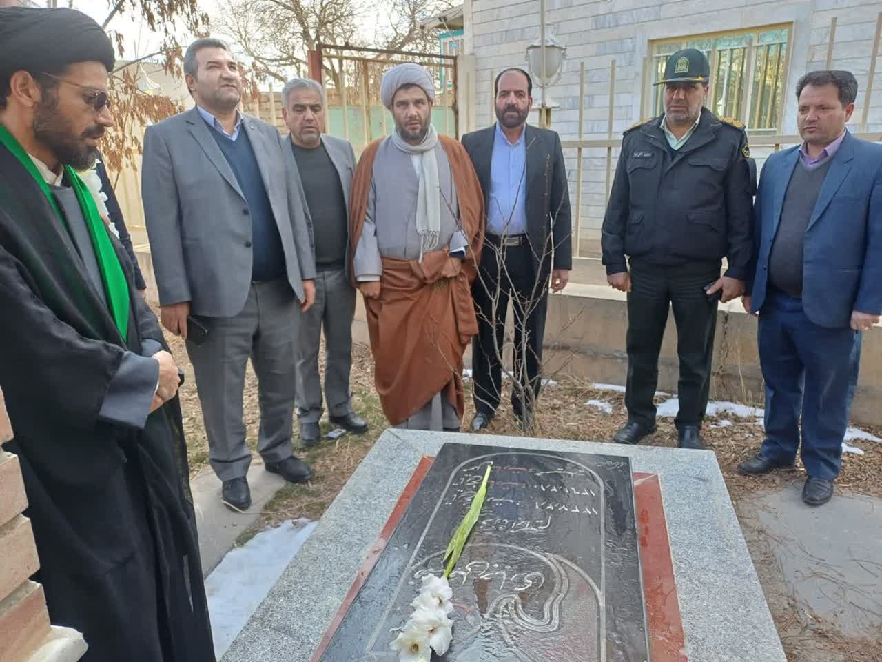 ادای احترام به مقام شامخ شهدای روستای فضل آباد