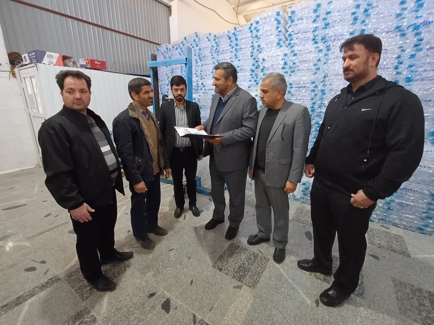 بازدید  دکتر مددی از کارخانه تولید لیوان یکبار مصرف