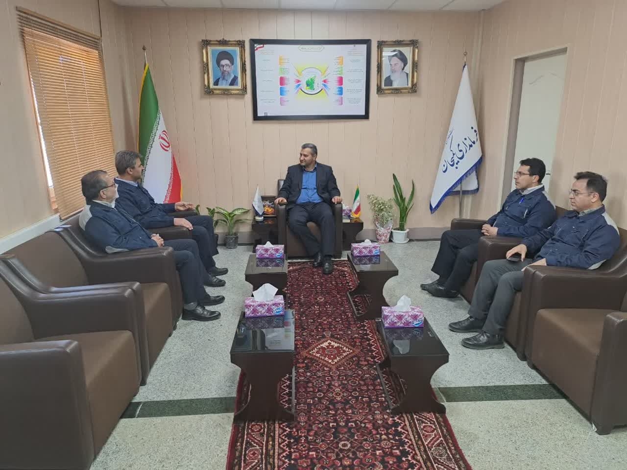 دیدار نوروزی مهندس محمودی مدیر عامل شرکت توزیع برق استان به اتفاق همکاران با دکتر مددی فرماندار شهرستان