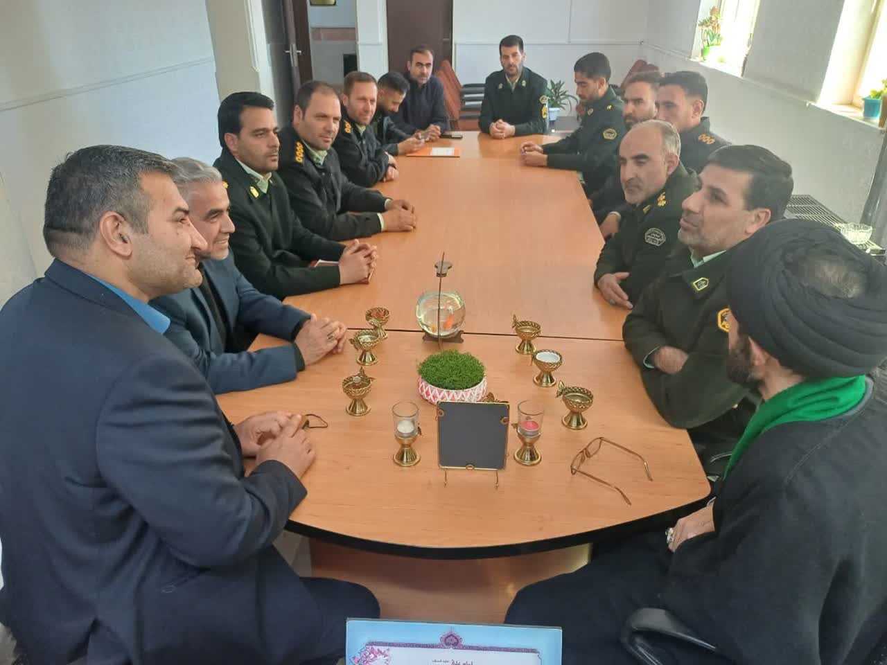 دیدار نوروزی دکتر مددی فرماندار شهرستان با فرمانده انتظامی شهرستان و پرسنل فراجا