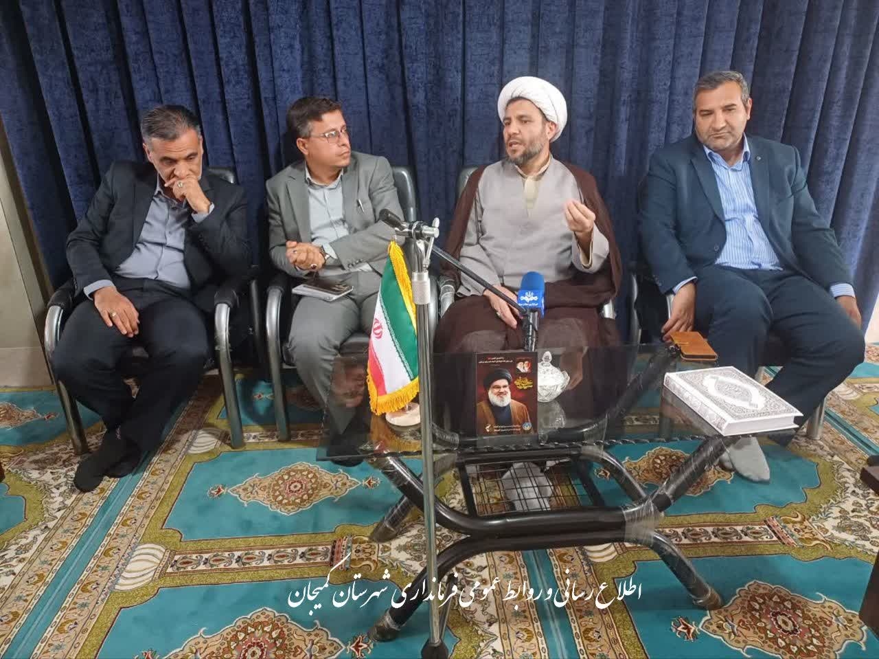 دیدار " دکتر حسین افضلی " مدیر کل بازرسی استان به اتفاق  فرماندار شهرستان و هیئت همراه با حجت الاسلام والمسلمین حاج آقا سعیدی امام جمعه شهرستان کمیجان