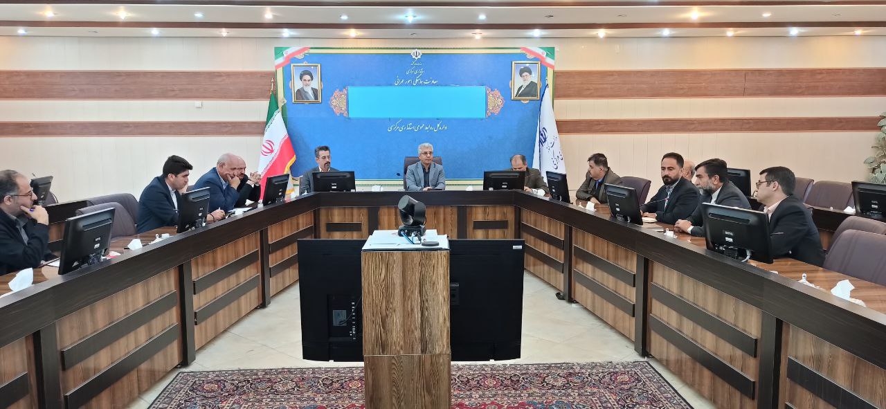 جلسه بررسی مشکلات آزادراه کنار گذر شمالی اراک برگزار شد.